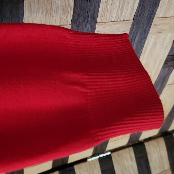 St. John silk/cashmere zip up sequin sweater like new - Picture 9 of 11